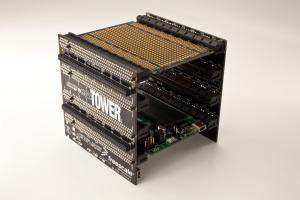 Fot. 4. Jedna z nowości w systemie Tower – płytka
uniwersalna do montażu przewlekanego